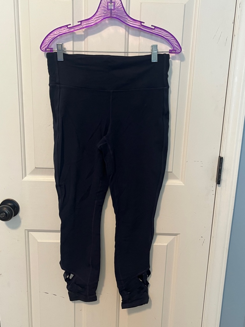 LIKE NEW ATHLETE HIGH RISE SUBLIME 7/8 TIGHT - NAVY - SZ MEDIUM